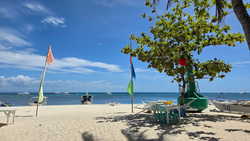 MTD Diveshop beach front Malapascua