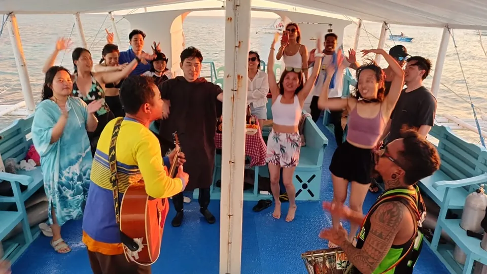 MTD divers on the Bangka boat Malapascua